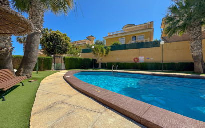 Herverkoop - Bungalow -
Orihuela Costa - Villamartín