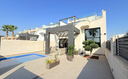 Revente - Villa -
Ciudad Quesada - Pueblo Bravo