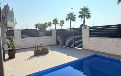 Revente - Villa -
Ciudad Quesada - Pueblo Bravo
