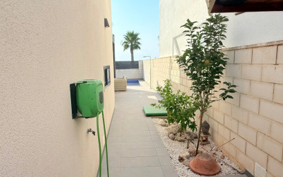 Revente - Villa -
Ciudad Quesada - Pueblo Bravo