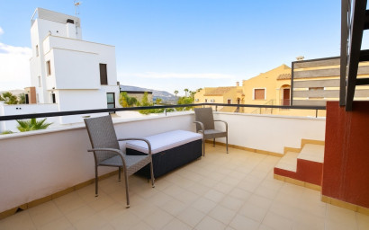 Herverkoop - Villa -
Algorfa