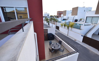 Herverkoop - Villa -
Algorfa
