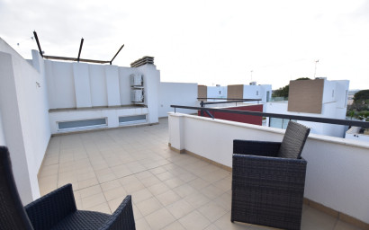 Herverkoop - Villa -
Algorfa