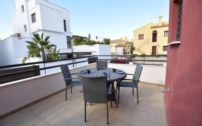 Herverkoop - Villa -
Algorfa