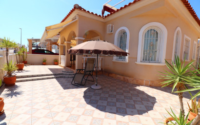 Resale - Villa -
Algorfa