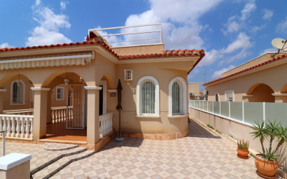 Resale - Villa -
Algorfa