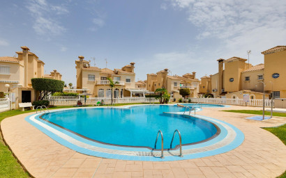 Herverkoop - Herenhuis -
Orihuela Costa - Playa Flamenca