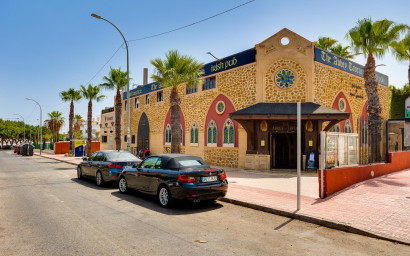 Herverkoop - Herenhuis -
Orihuela Costa - Playa Flamenca