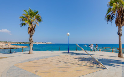 Herverkoop - Herenhuis -
Orihuela Costa - Playa Flamenca