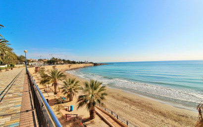 Revente - Appartement -
Punta Prima