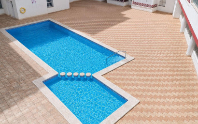 Herverkoop - Plat -
Torrevieja - Centro