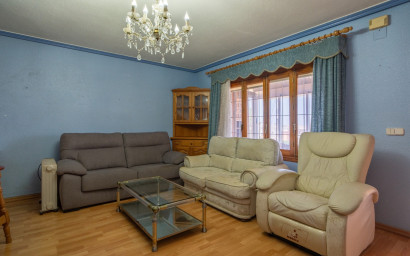Herverkoop - Herenhuis -
Torrevieja - Cabo Cervera