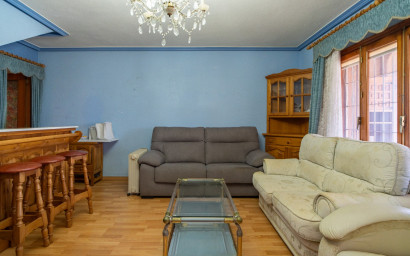 Herverkoop - Herenhuis -
Torrevieja - Cabo Cervera
