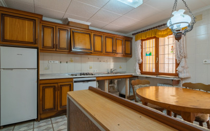 Herverkoop - Herenhuis -
Torrevieja - Cabo Cervera