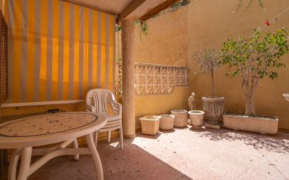 Herverkoop - Herenhuis -
Torrevieja - Cabo Cervera