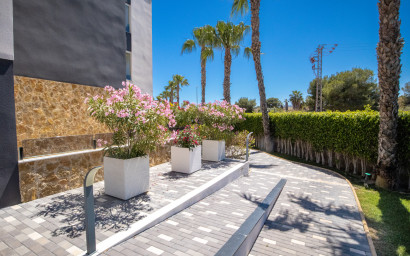 Revente - Penthouse -
Torrevieja - AMANECER