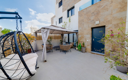 Herverkoop - Herenhuis -
Villamartín - Costa Blanca