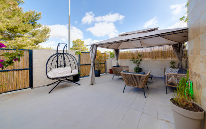 Herverkoop - Herenhuis -
Villamartín - Costa Blanca