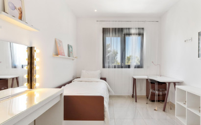 Herverkoop - Herenhuis -
Villamartín - Costa Blanca