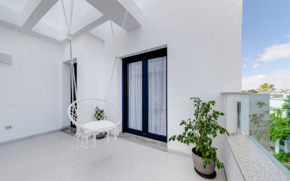 Herverkoop - Herenhuis -
Villamartín - Costa Blanca