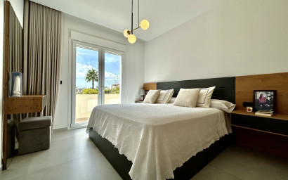 Herverkoop - Villa -
Algorfa