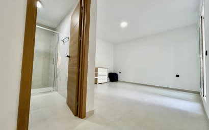 Herverkoop - Villa -
Algorfa