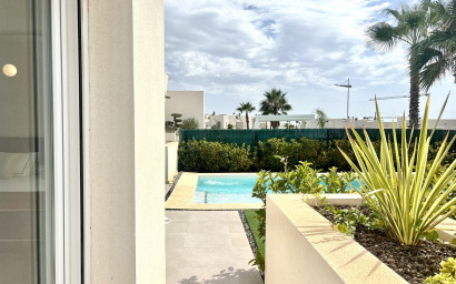 Herverkoop - Villa -
Algorfa