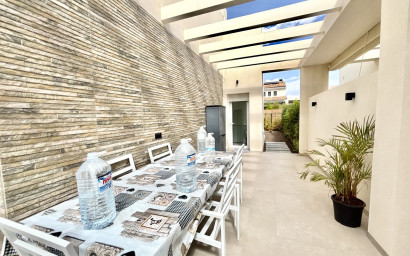 Herverkoop - Villa -
Algorfa