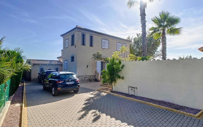 Herverkoop - Villa -
Pinar de Campoverde - Inland