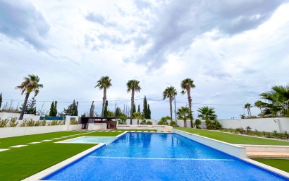 Resale - Villa -
Los Montesinos