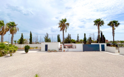 Resale - Villa -
Los Montesinos