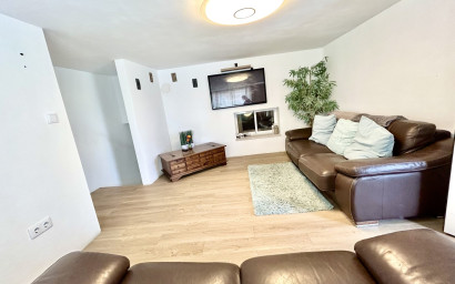 Resale - Villa -
Los Montesinos