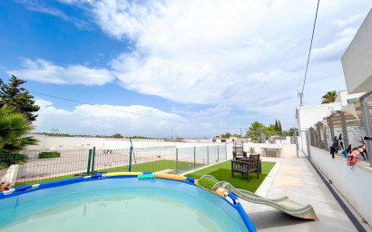 Resale - Villa -
Los Montesinos