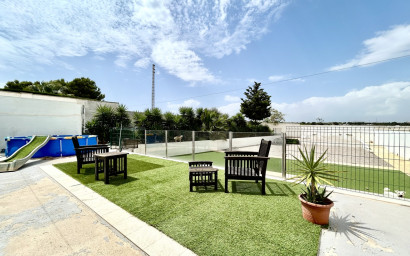 Resale - Villa -
Los Montesinos