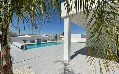 Nouvelle construction - Villa -
Rafal - polideportivo