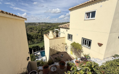 Resale - Villa -
Villamartín