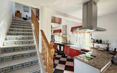 Resale - Villa -
Villamartín