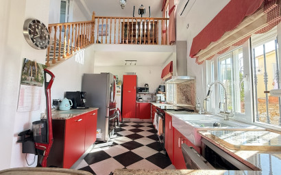 Resale - Villa -
Villamartín