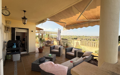 Resale - Villa -
Villamartín