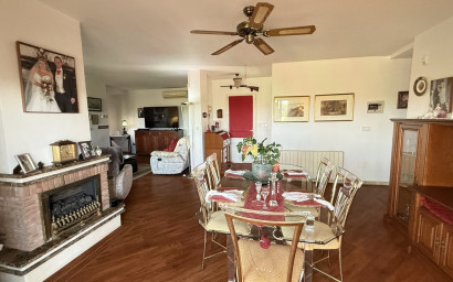 Resale - Villa -
Villamartín