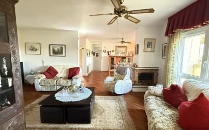 Resale - Villa -
Villamartín