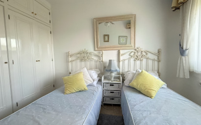 Resale - Villa -
Villamartín