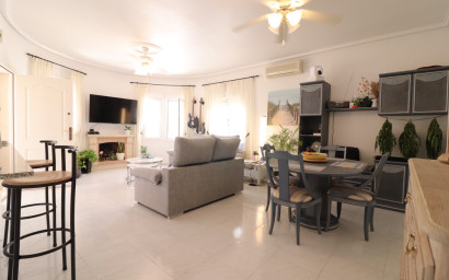 Resale - Villa -
Ciudad Quesada