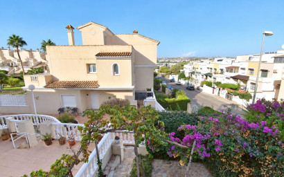 Herverkoop - Herenhuis -
Orihuela Costa - Los Altos