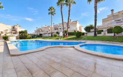 Herverkoop - Herenhuis -
Orihuela Costa - Los Altos