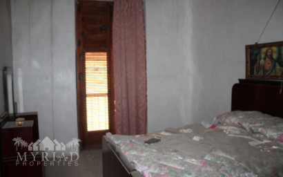 Revente - Maison mitoyenne -
Pinoso - calle lepanto