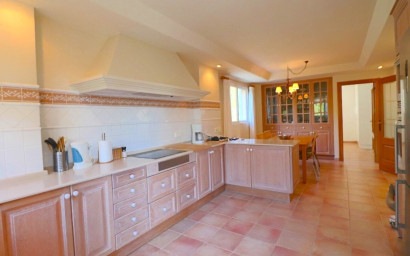 Resale - Villa -
Benidorm - Urbanizaciones