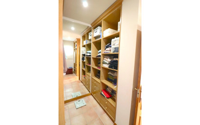 Resale - Villa -
Benidorm - Urbanizaciones