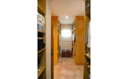 Resale - Villa -
Benidorm - Urbanizaciones