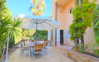 Resale - Villa -
Benidorm - Urbanizaciones